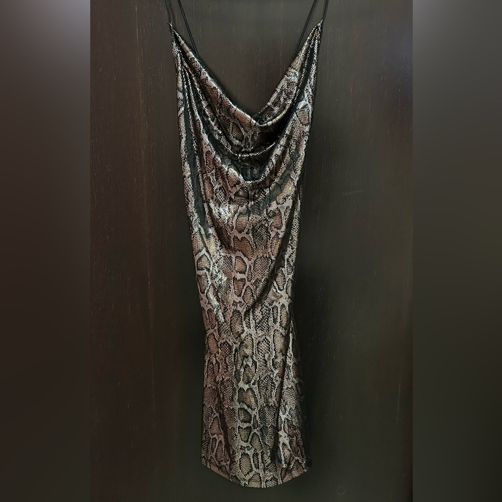 H&M METALLIC BODYCON DRESS - Picture 2 of 5